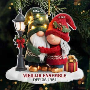 Ornement En Acrylique Nain Personnalisé - Cadeaux D'Anniversaire, De Noël Et De Mariage Pour Mari Et Femme, Lui Et Elle - Notre Histoire Continue